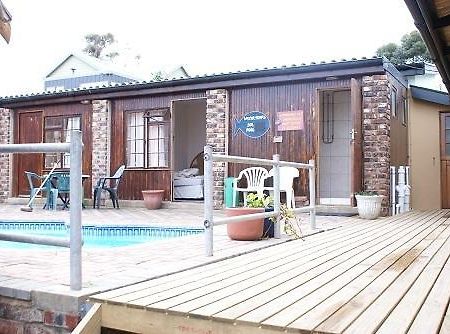 Jeffreys Bay Backpackers Pansiyon Dış mekan fotoğraf