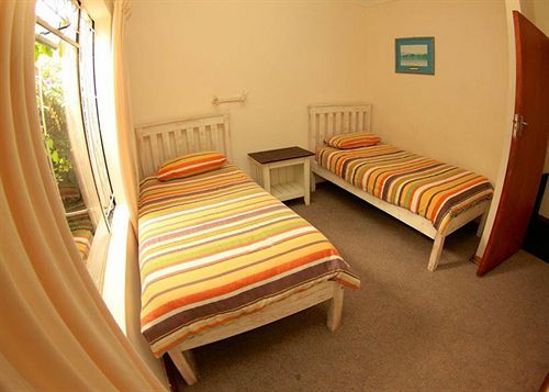 Jeffreys Bay Backpackers Pansiyon Dış mekan fotoğraf