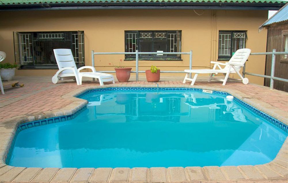 Jeffreys Bay Backpackers Pansiyon Dış mekan fotoğraf